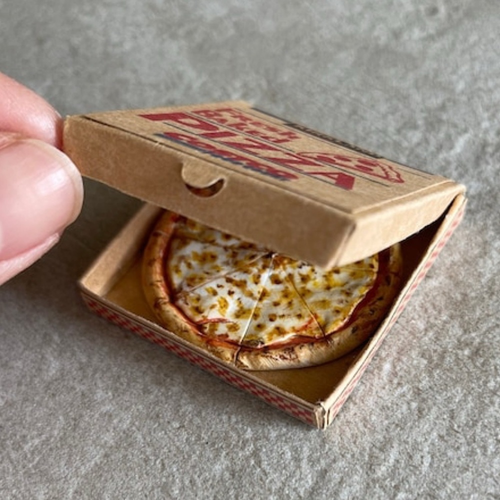 Miniature Dollhouse Cheese Pizza in XL party size box in 1:12 scale inch